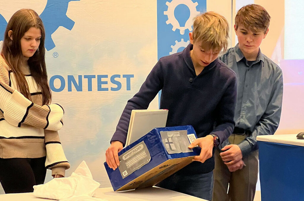Photo of k12 students at invention contest